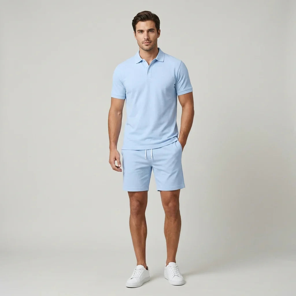 Completo polo e pantaloncini uomo estivo, ideale per comfort casual ed elegante. Perfetto per il tempo libero.