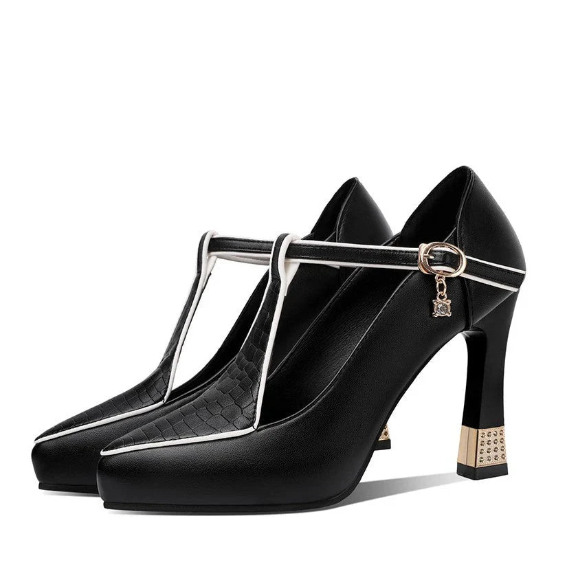 Décolleté donna chic con tacco alto e cinturino T-bar alla caviglia. Scarpe perfette per cerimonie e party.
