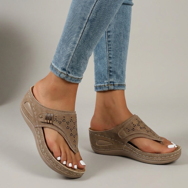 Sandali con zeppa donna, comodi e traspiranti. Perfetti per l'estate, stile casual elegante, ideali per passeggio.