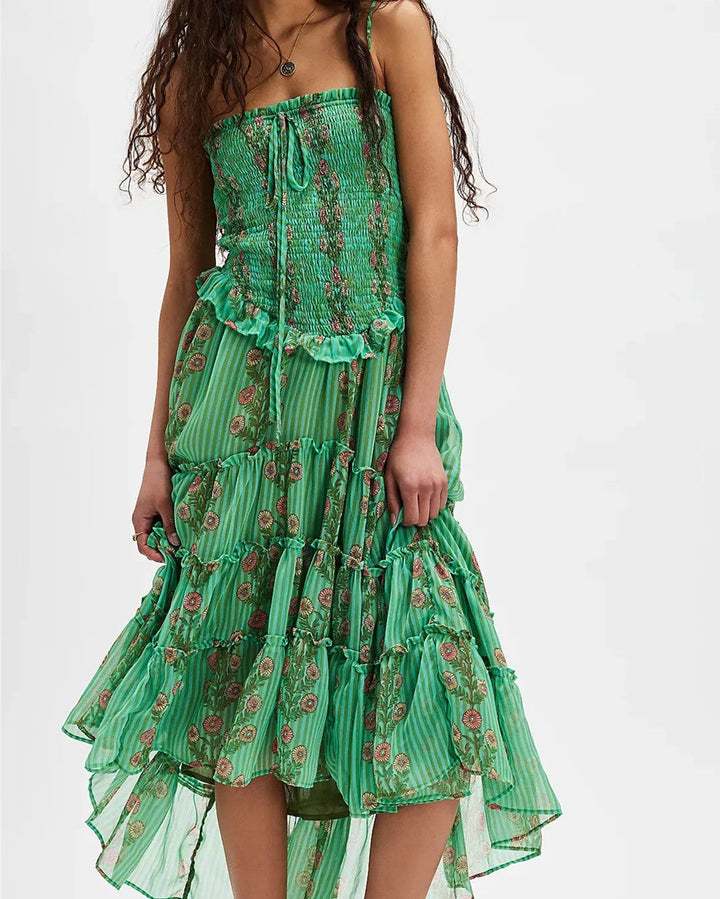 Abito estivo donna elegante, design midi floreale con spalline regolabili. Fresco e versatile per ogni occasione.