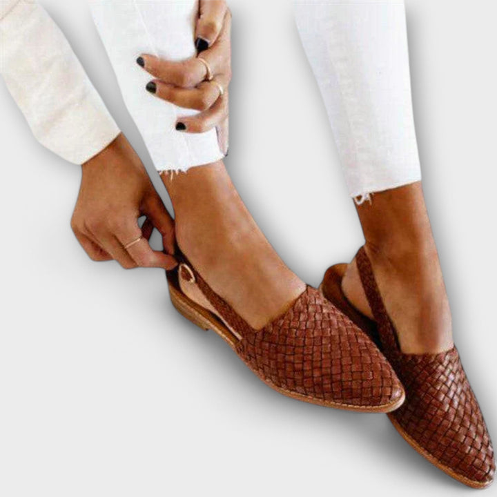 Scarpe donna mocassini intrecciati, tacco aperto. Eleganza e comfort per le giornate calde di primavera/estate.