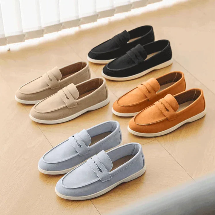 Mocassini uomo di tendenza per la moda maschile. Calzature slip-on classiche con suola a contrasto per look casual.