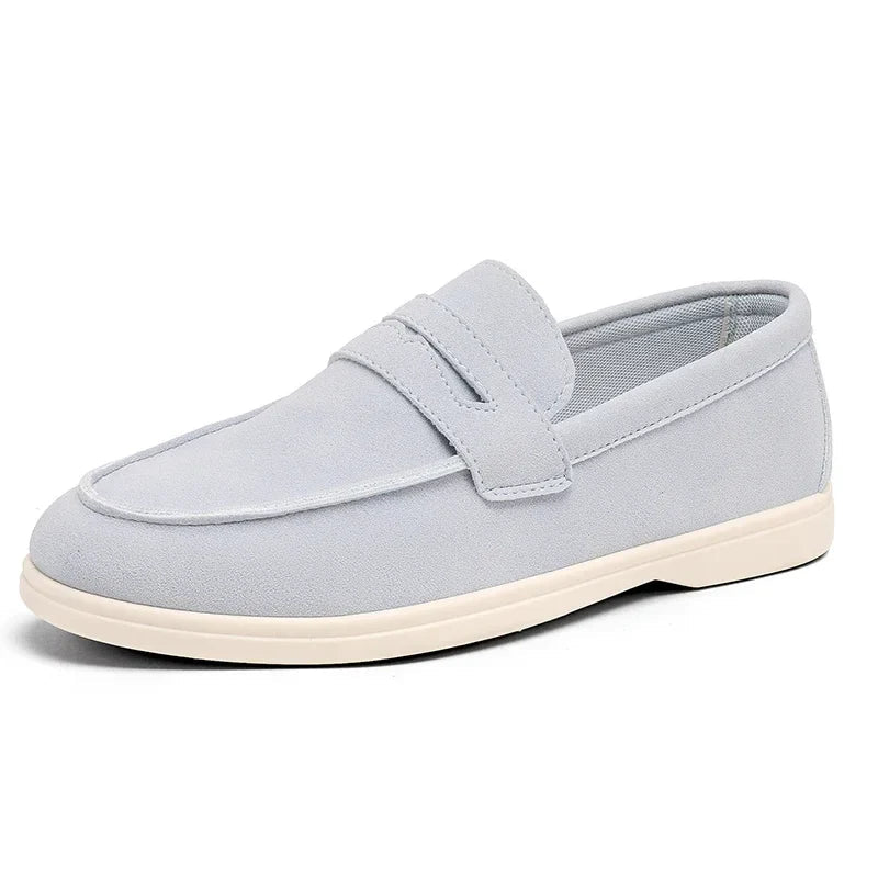 Scarpe eleganti da uomo, mocassini classici con suola a contrasto. Calzature slip-on per un tocco raffinato e comodo.