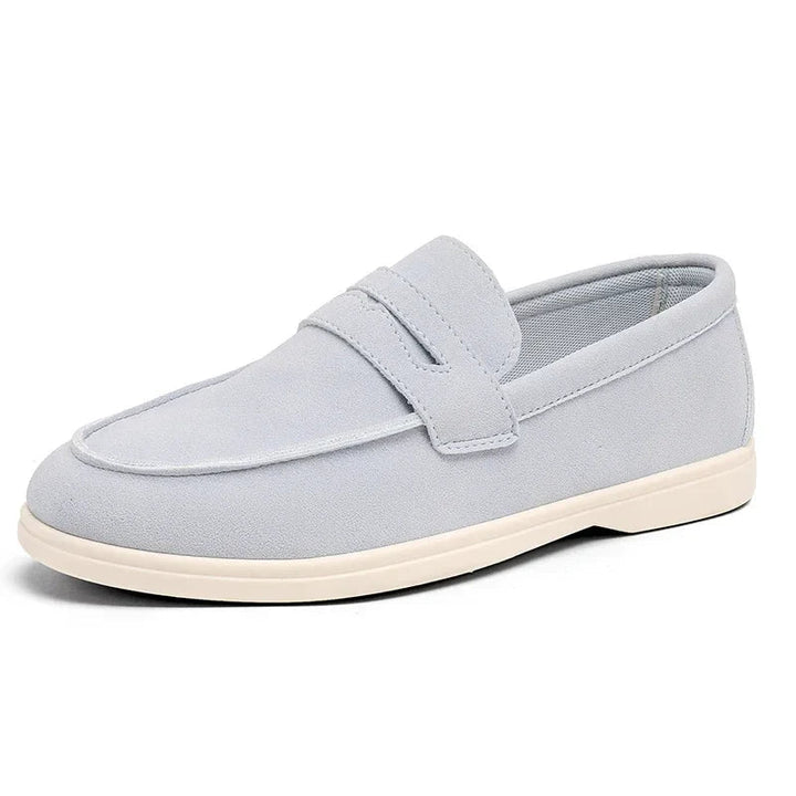 Scarpe eleganti da uomo, mocassini classici con suola a contrasto. Calzature slip-on per un tocco raffinato e comodo.