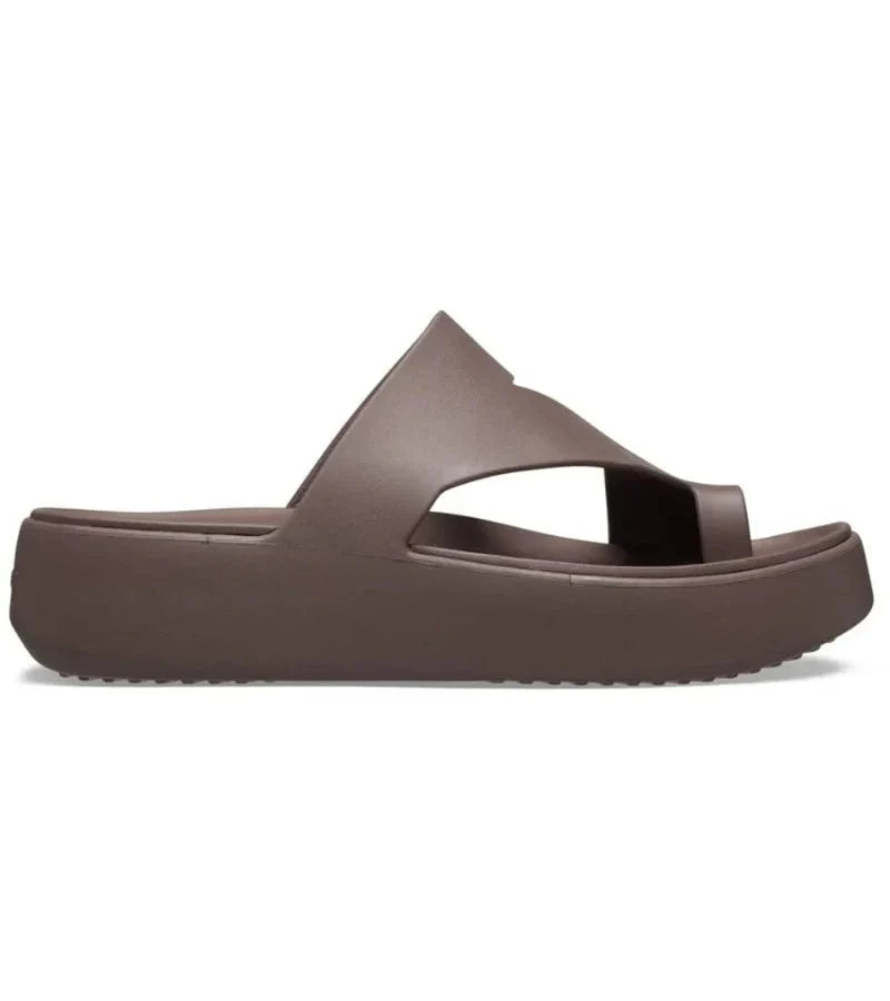 Sandali donna neri con zeppa e plateau, perfetti per look estivi casual o eleganti, massima moda.