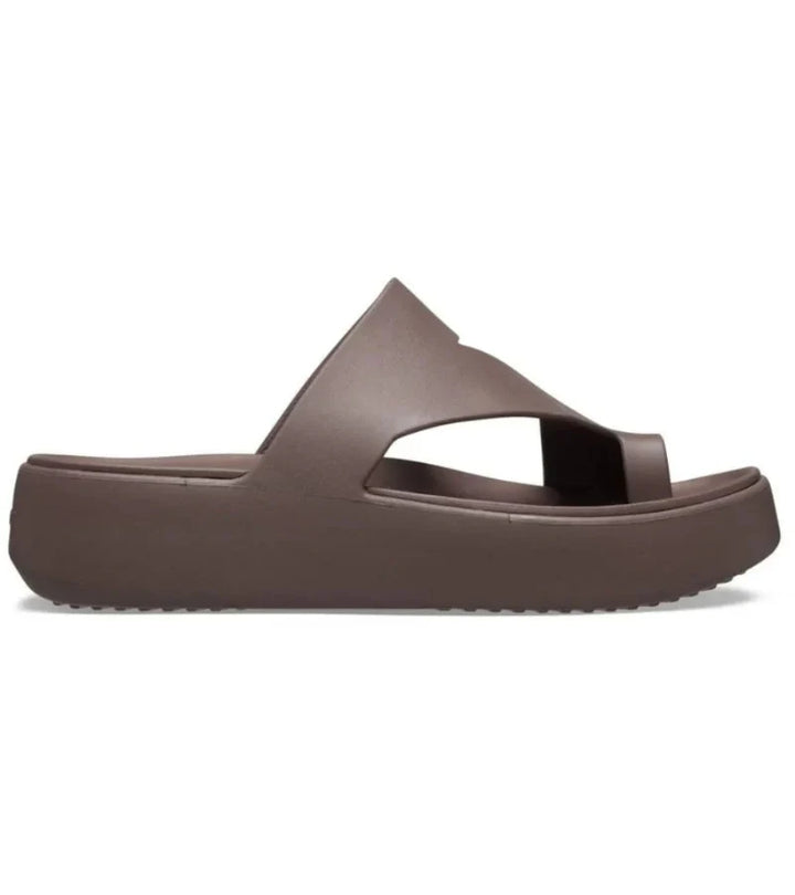 Sandali donna neri con zeppa e plateau, perfetti per look estivi casual o eleganti, massima moda.