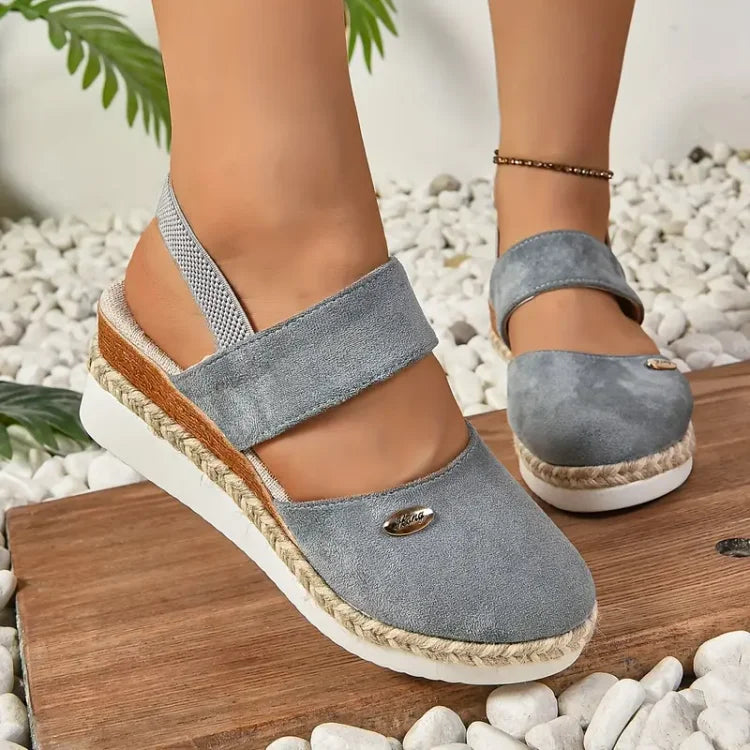 Sandali donna ortopedici regolabili con plateau, garantiscono massimo comfort traspirante per l'estate.