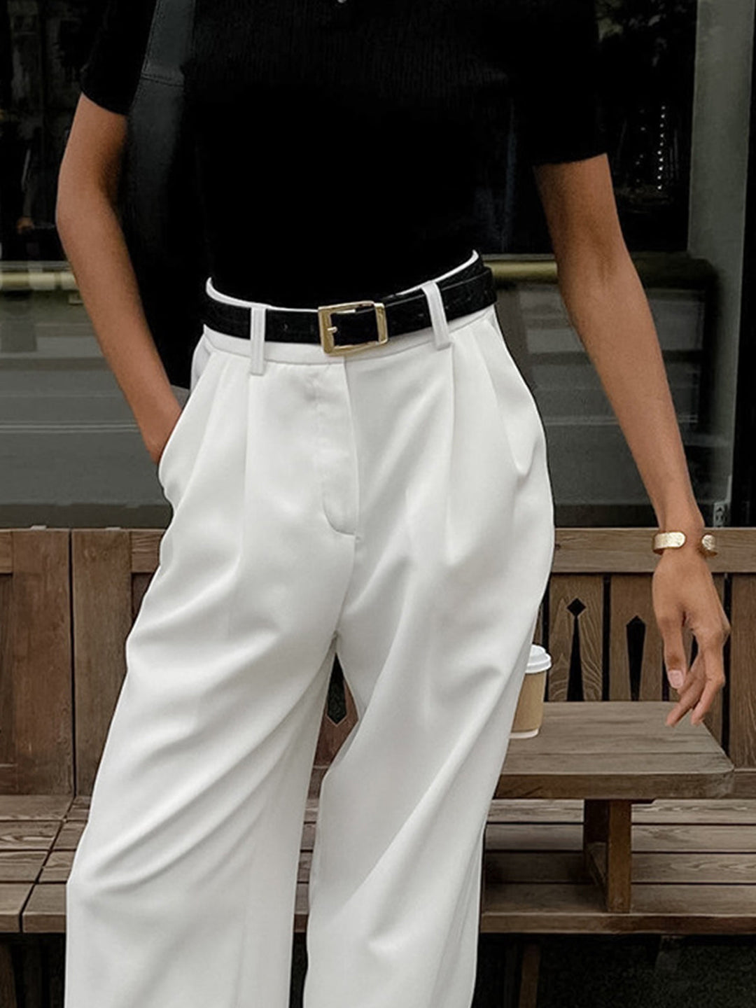 Pantaloni donna casual chic palazzo vita alta, gamba ampia, perfetti per primavera.