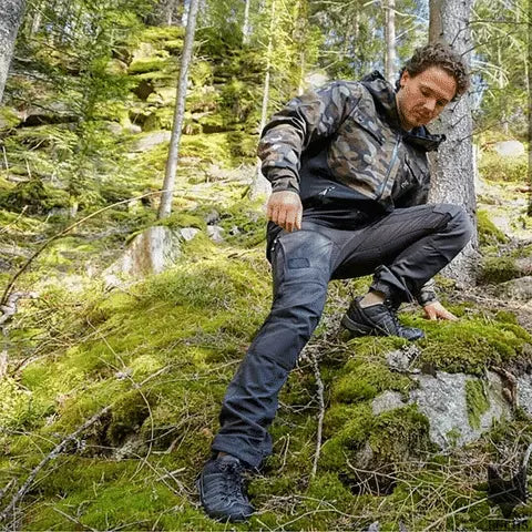 Pantaloni tattici uomo, tasche laterali capienti per attrezzi e utilità all'aperto.