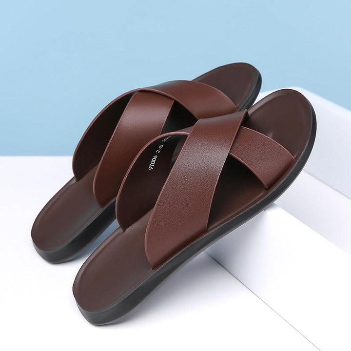 Dettaglio sandali uomo estivi aperti: materiale traspirante per comfort estivo. Ideali per spiaggia e relax.