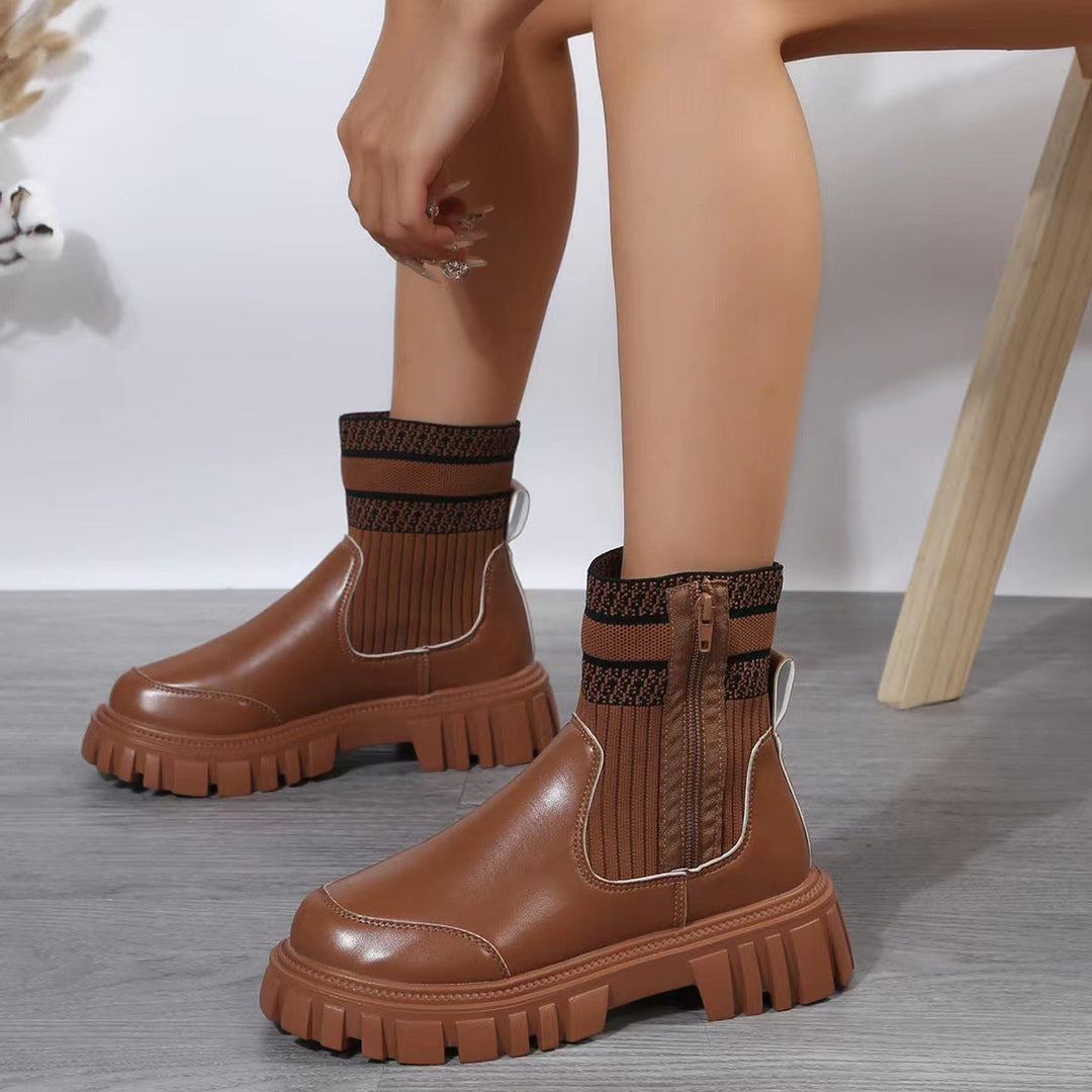 Stivali donna a mezza gamba beige con pratica zip laterale. Calzature invernali dal look casual.