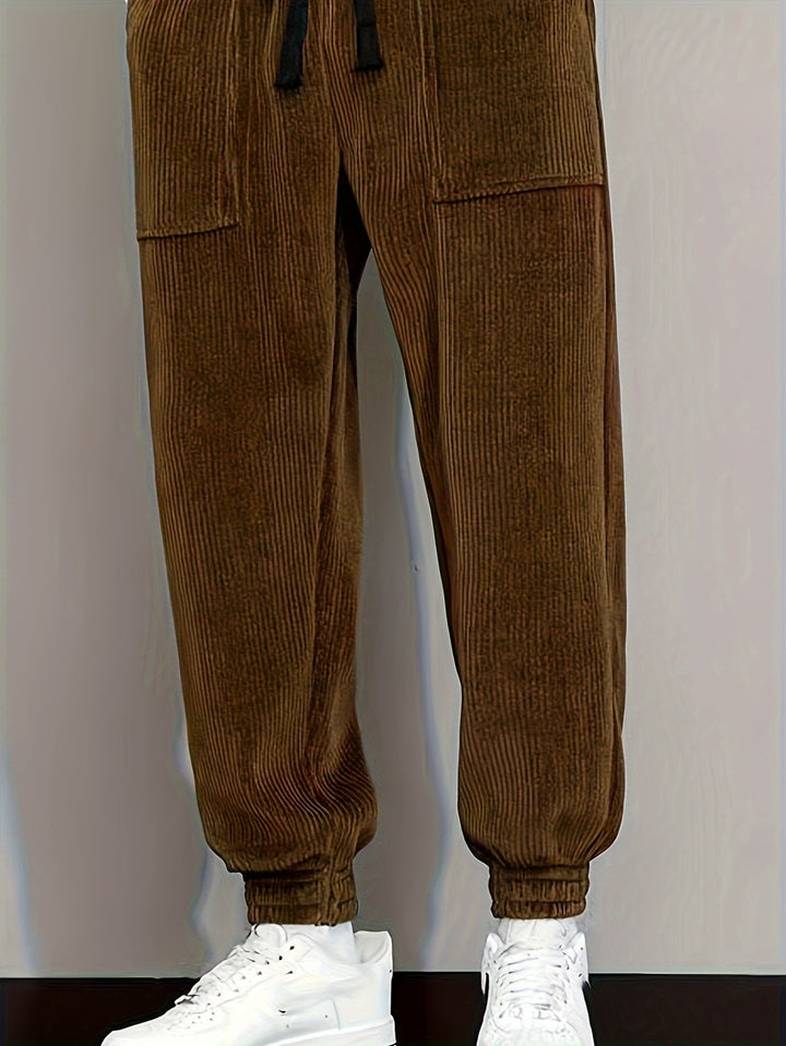Pantaloni uomo a coste, gamba dritta slim fit. Eleganza e praticità antipiega per il tuo stile.