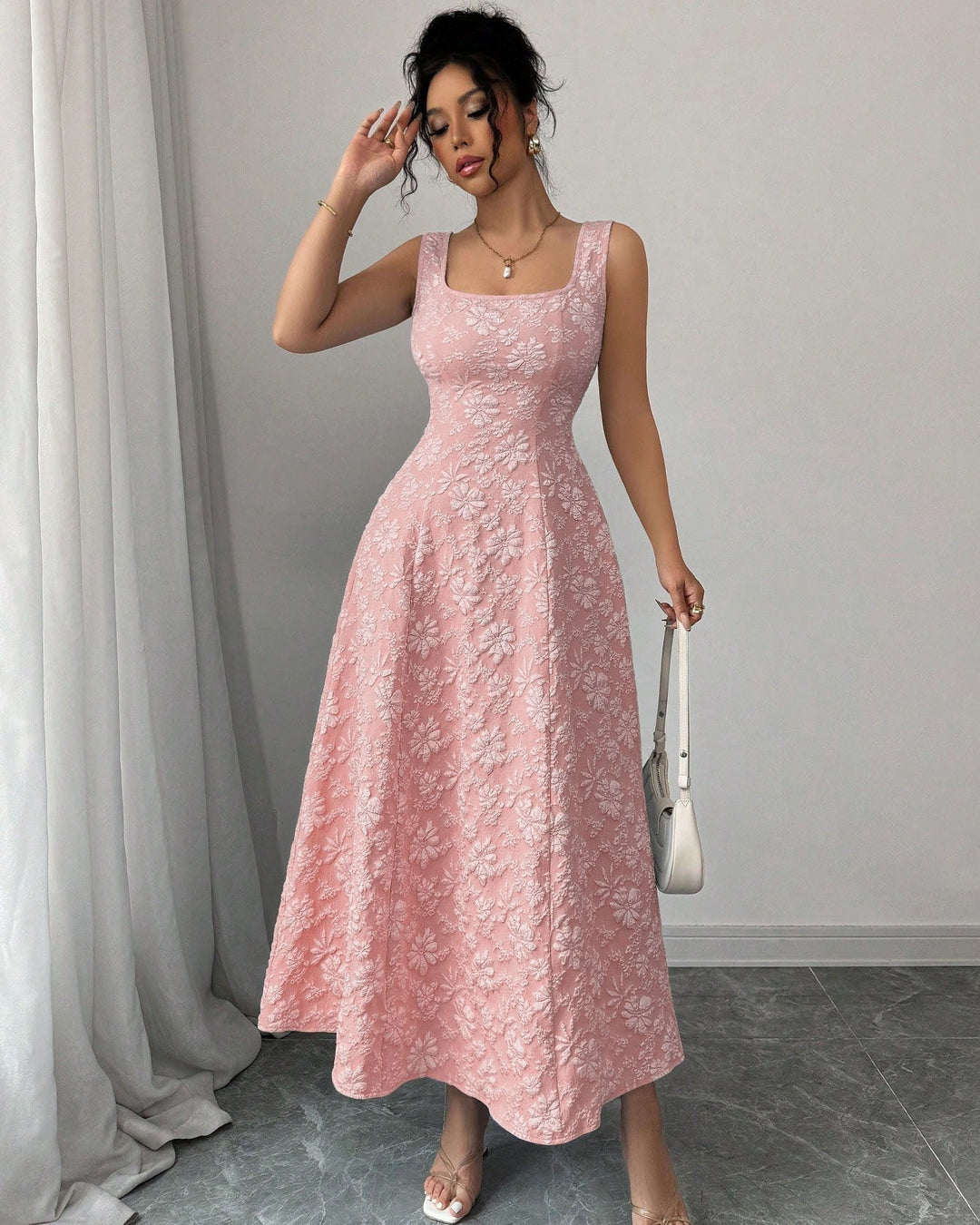 Vestito lungo donna jacquard senza maniche, vita alta. Disponibile celeste, rosa, beige albicocca per feste.