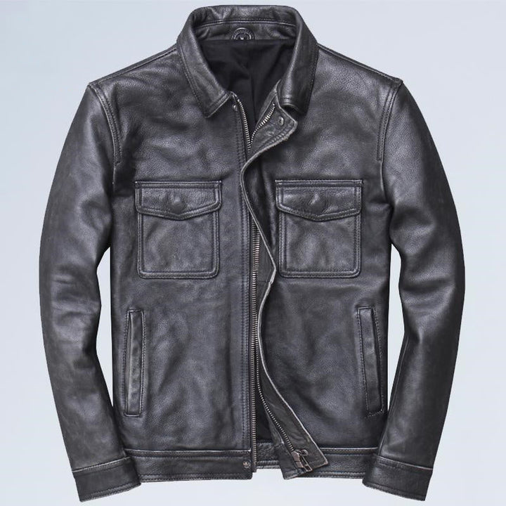 Giacca uomo bordeaux stile moto per l'autunno. Colletto a rever, versatile per moda maschile e look casual.