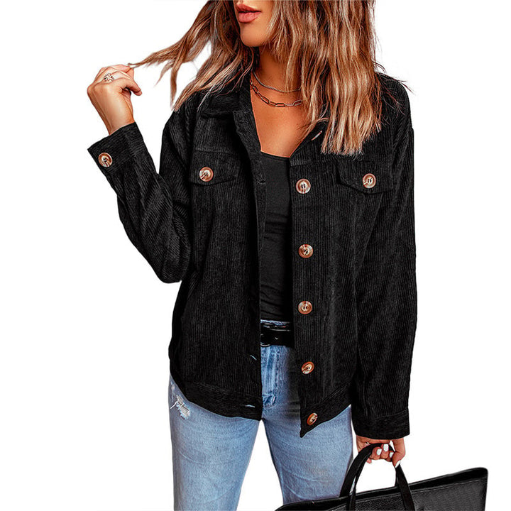 Comoda giacca camicia donna, look contemporaneo. Ideale per completare outfit di mezza stagione.