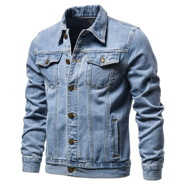 Giacca di jeans uomo casual chic, perfetta per un outfit moderno primavera/autunno. Comfort e stile per ogni occasione.