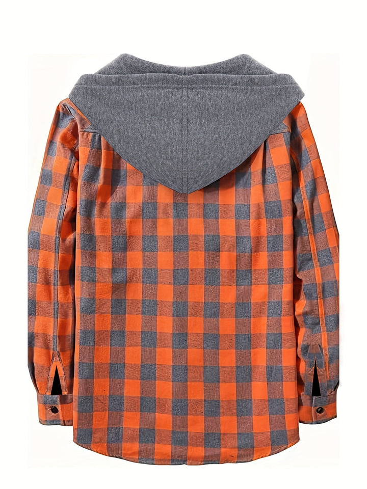 Giacca uomo casual con cappuccio, a quadri bianchi e neri, per un tocco di stile.