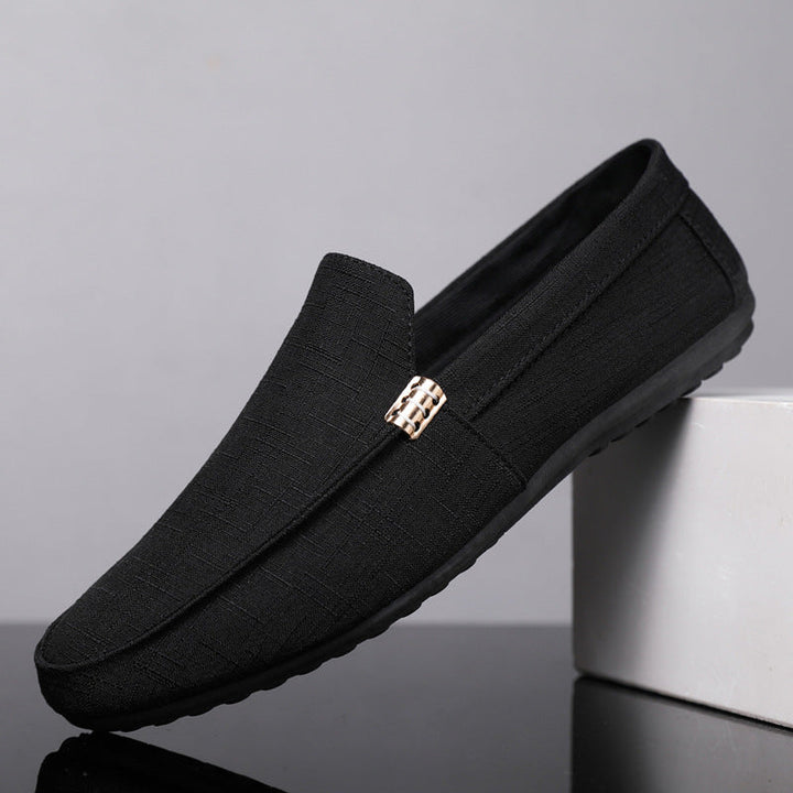 Mocassini uomo eleganti e comodi, modello slip-on punta tonda, perfetti per business casual o ufficio.