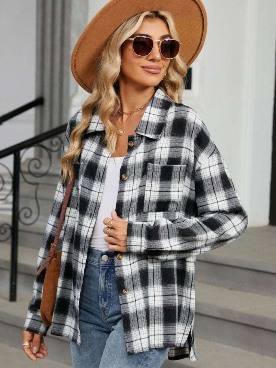 Camicia donna comoda a quadri, maniche lunghe. Ideale per un outfit casual ma curato.