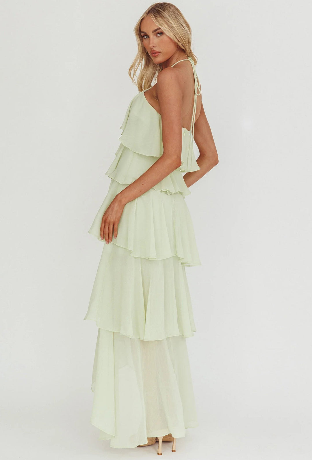 Vestito estivo lungo donna, motivo floreale vivace e spalle scoperte. Perfetto per feste.