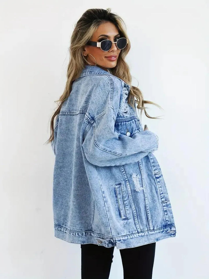 Giacca donna calda e foderata, design oversize. Ideale per giornate fredde, stile moda.