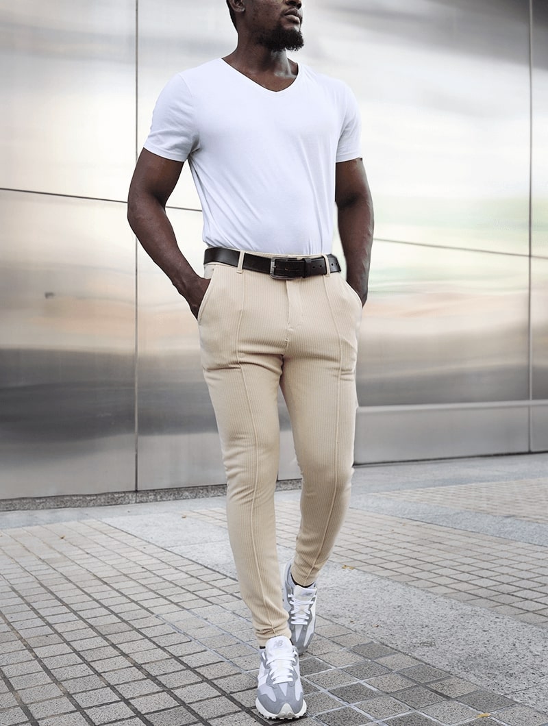 Pantaloni uomo gamba dritta moderni, colore crema, un mix ideale di streetwear casual ed eleganza ufficio.