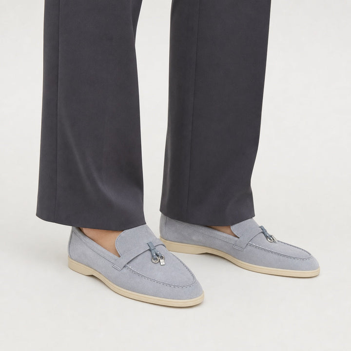 Comodi mocassini da donna in pelle, slip-on bassi perfetti per un look quotidiano elegante o casual.