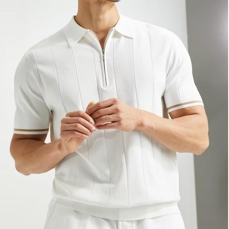 Polo uomo bianca estiva con cerniera, maniche corte. Ideale per l'abbigliamento casual alla moda.