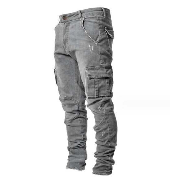 Pantaloni casual uomo in denim con tasche laterali, versatili per moda maschile e comfort quotidiano.