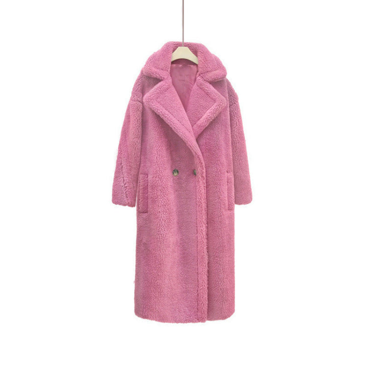 Elegante cappotto donna lungo in morbido peluche viola, caldo e alla moda per l'inverno con stile.