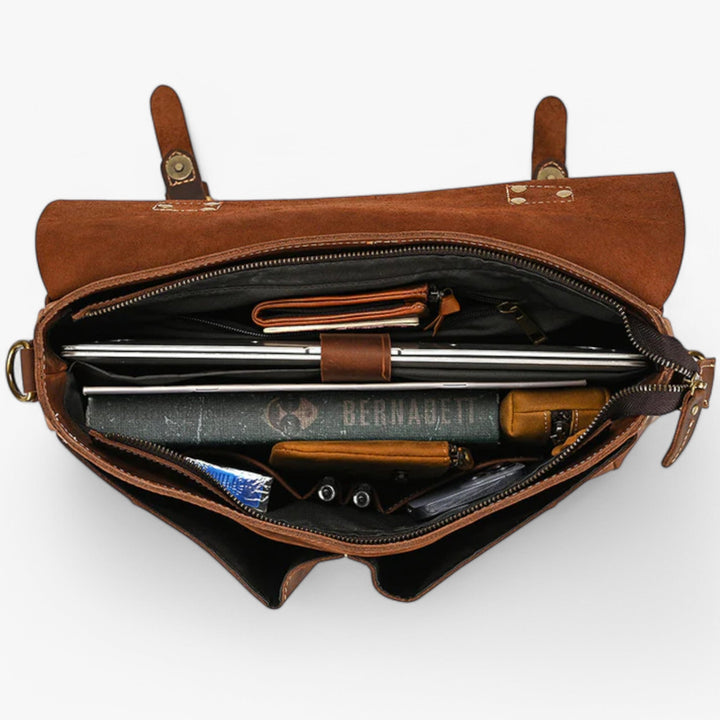 Borsa donna portadocumenti marrone scuro, versatile per viaggi e ufficio, con spazio interno per laptop.