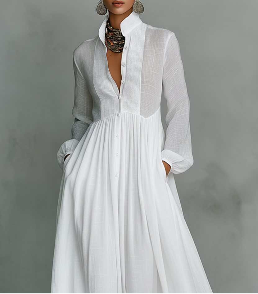 Dettaglio bottoni: abito maxi da donna, fluido ed elegante. Vestito estivo lungo per un tocco di moda femminile.