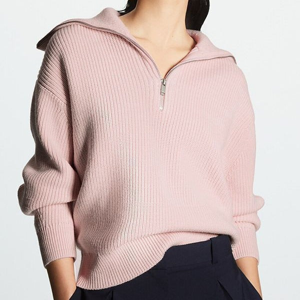 Maglione donna caldo a righe con mezza zip, ideale per outfit casual in autunno-inverno.