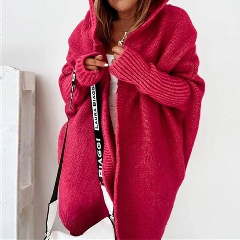 Comfort donna: cardigan lungo con cappuccio, leggero e ampio, per il tuo relax quotidiano.