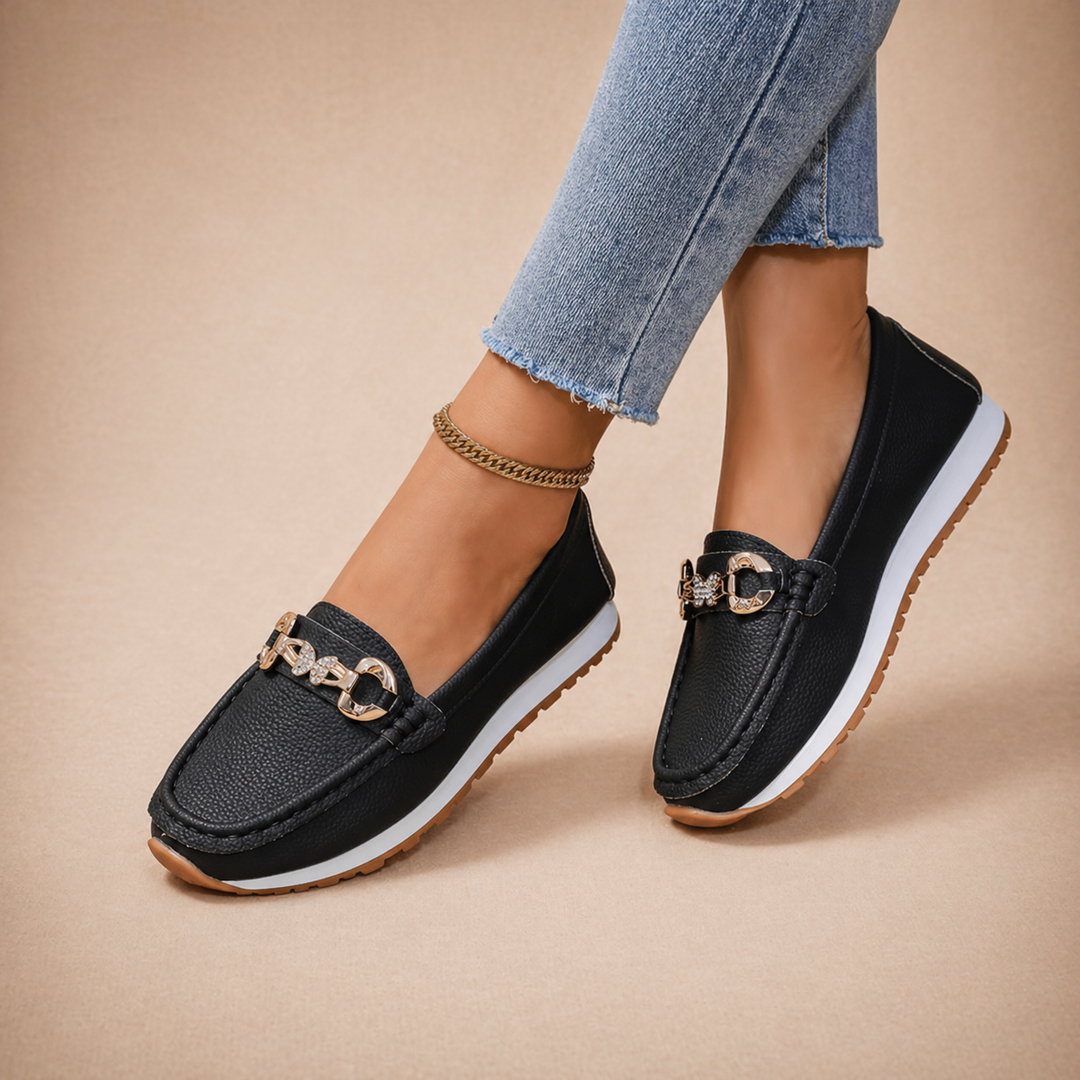 Calzature donna stile mocassino, eleganti e comodi flats per un look casual chic.