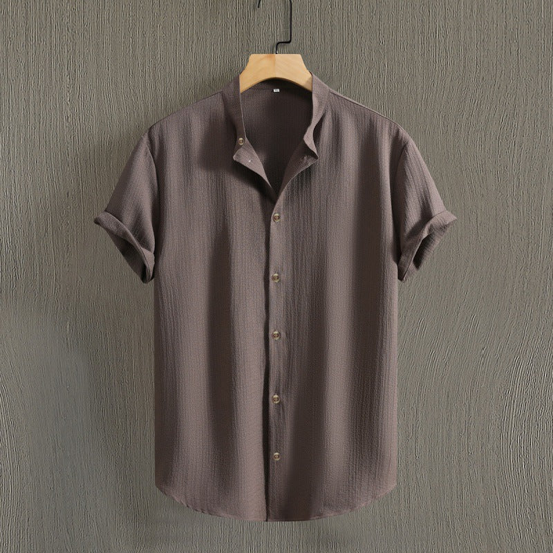 Camicia uomo estiva tinta unita, manica corta, versatile per look casual ed eleganti. Comoda moda estate.