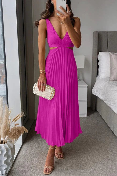 Scollo a V e morbide pieghe su abito midi donna, vestito elegante per cerimonia autunnale, perfetto per invitata.