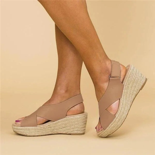 Sandali con zeppa ortopedica da donna per comfort superiore. Espadrillas estive con cinturino alla caviglia.