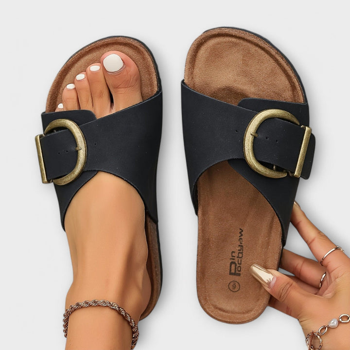 Sandali piatti da donna, eleganti e comodi, con fibbia. Perfetti per l'estate, la moda casual e le passeggiate.