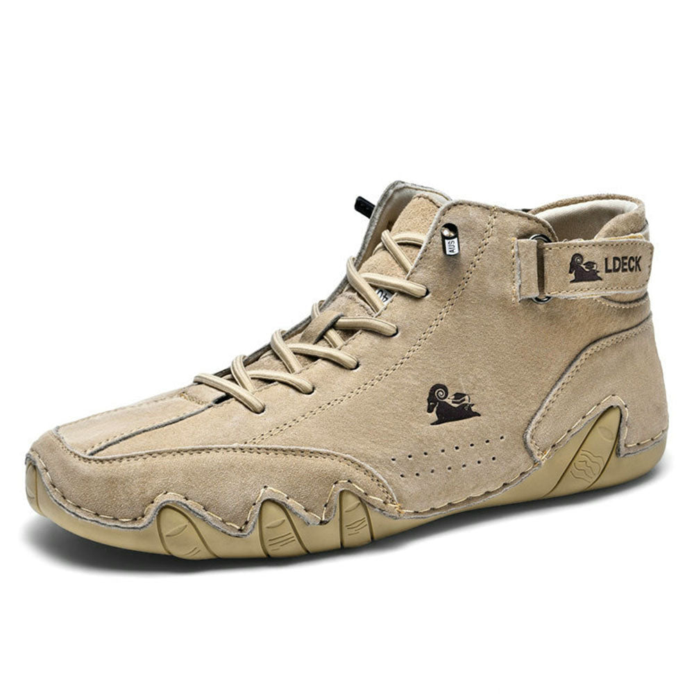 Scarpe uomo traspiranti e idrorepellenti, modello sneakers moda autunno, ideali per comfort quotidiano.
