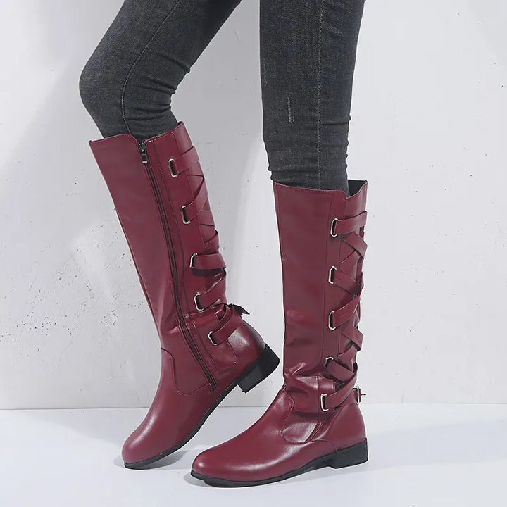 Stivali donna alti al ginocchio, design classico con fibbie decorative e tacco basso, perfetti per la moda donna.