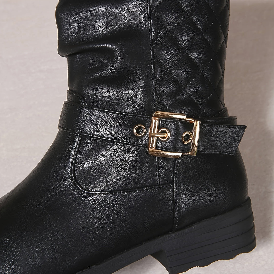Stivali donna con zip, tacco basso, morbidi e a metà polpaccio. Stile casual ed elegante.
