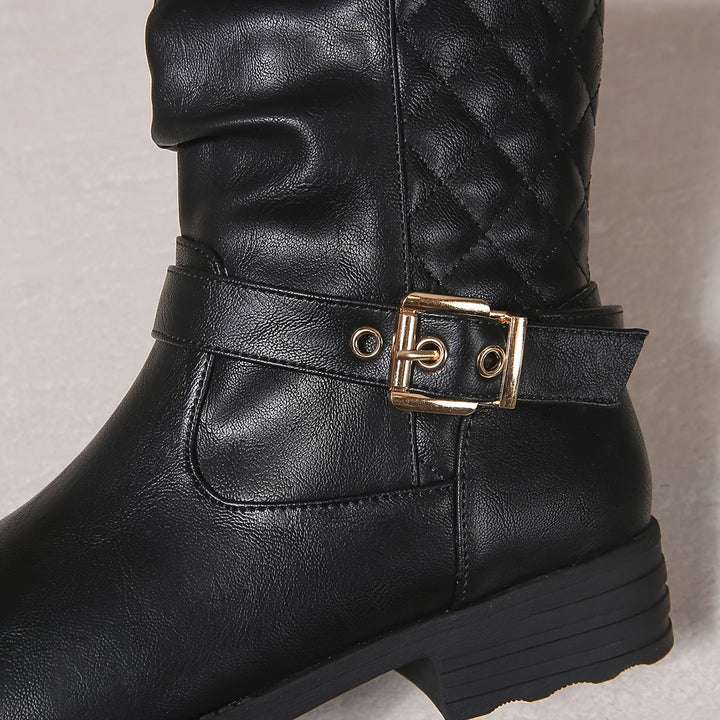 Stivali donna con zip, tacco basso, morbidi e a metà polpaccio. Stile casual ed elegante.