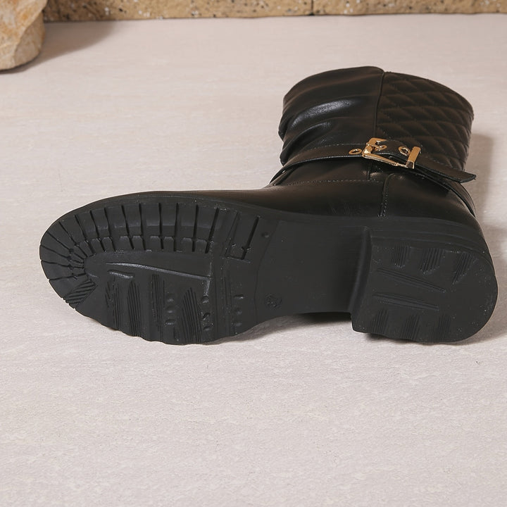 Stivali morbidi da donna con tacco basso e zip, perfetti per look autunnali comodi.