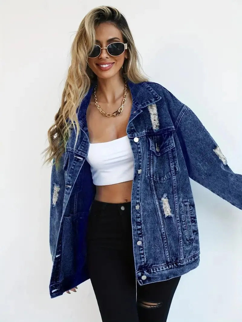 Giacca impermeabile oversize da donna, foderata per calore. Design casual, protezione affidabile.