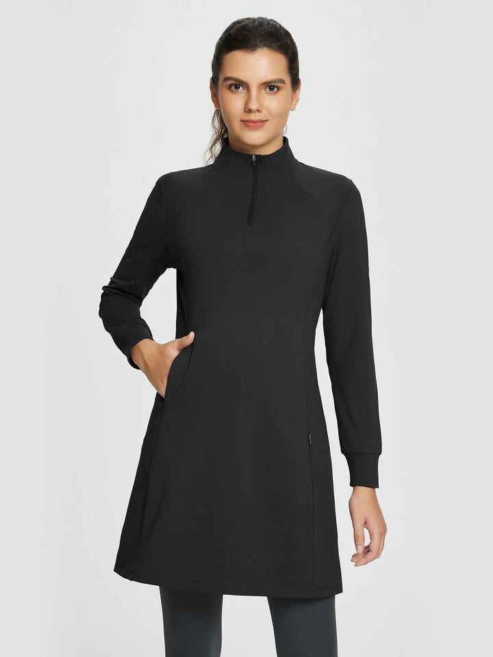 Abito invernale donna versatile in maglia, collo alto, zip, facile da abbinare.
