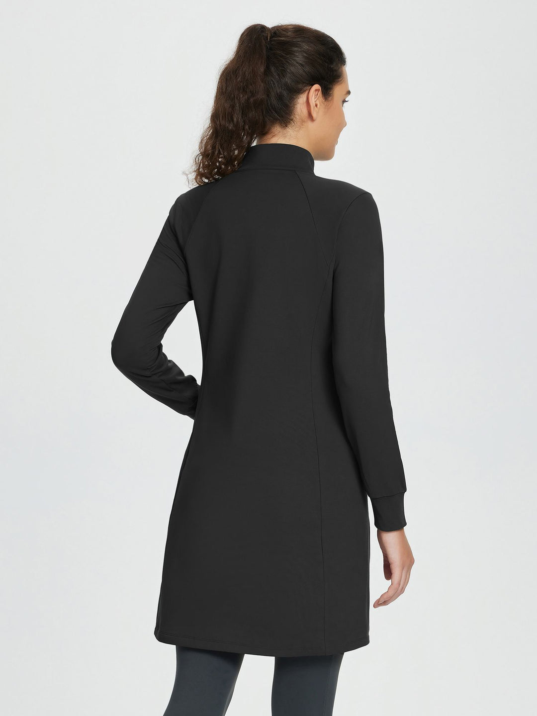 Abito invernale donna a maglia con collo alto e zip, perfetto per l'eleganza quotidiana.