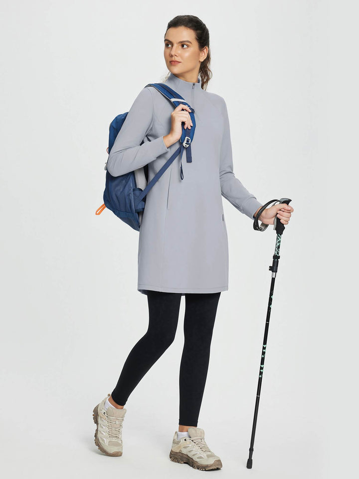 Abito donna in maglia invernale con collo alto e zip, comfort e calore assicurati.