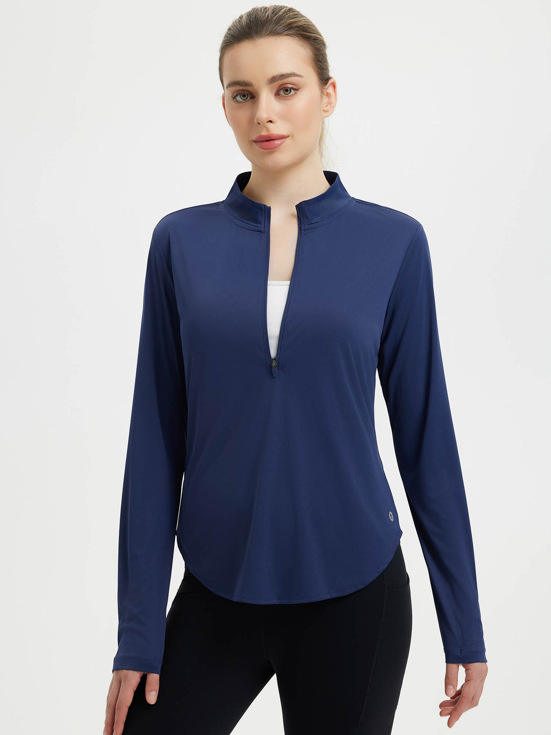 Maglia donna maniche lunghe sportiva con fori per pollici, ideale per corsa ed escursionismo.