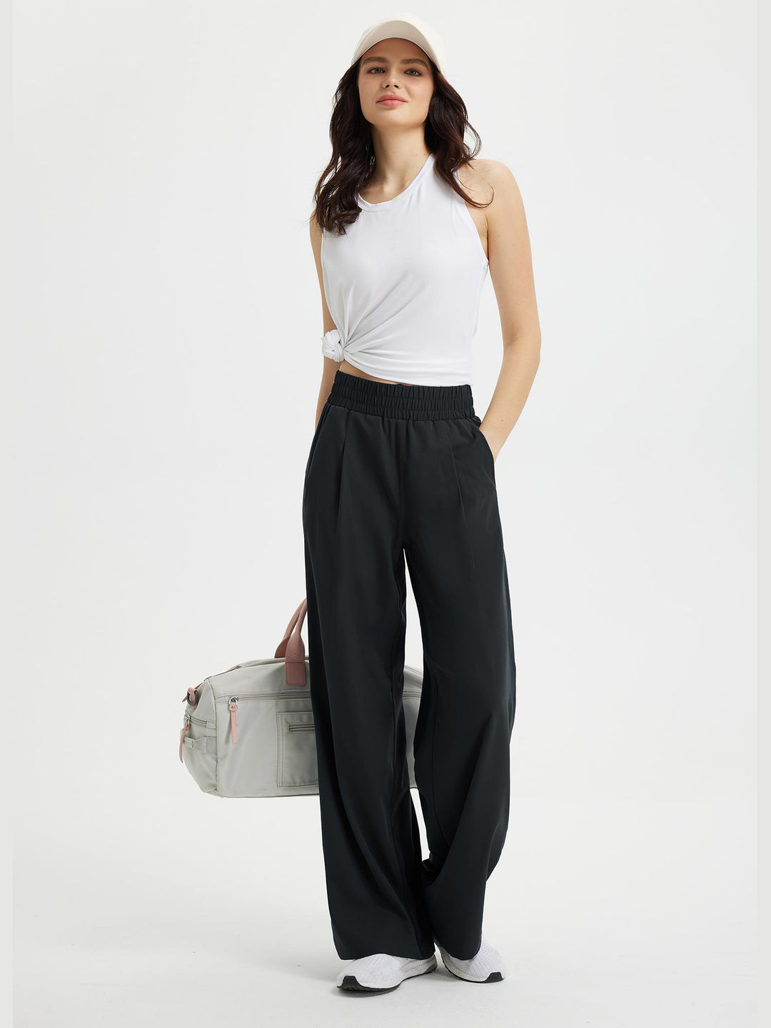 Pantaloni da donna ampi con vita elastica e tasche. Comfort superiore e stile moderno per ogni figura.